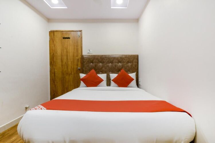 hotel safari inn c g road