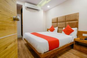 Hotel Safari Inn C G Road,Navrangpura>>Ahmedabad,3 star