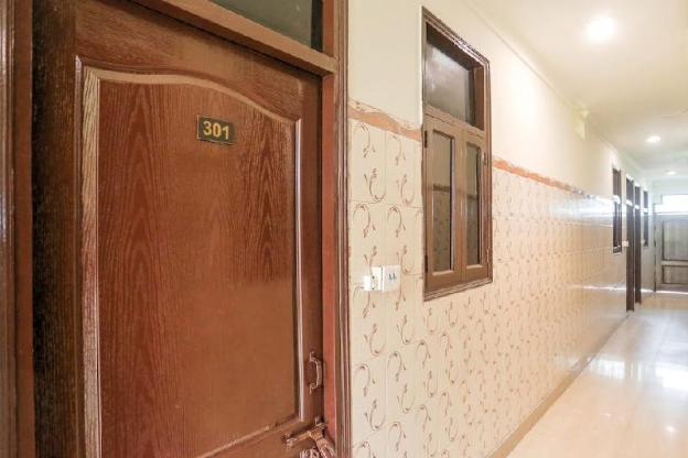shri sai guest house opp azadpur main mandi