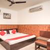 shri sai guest house opp azadpur main mandi