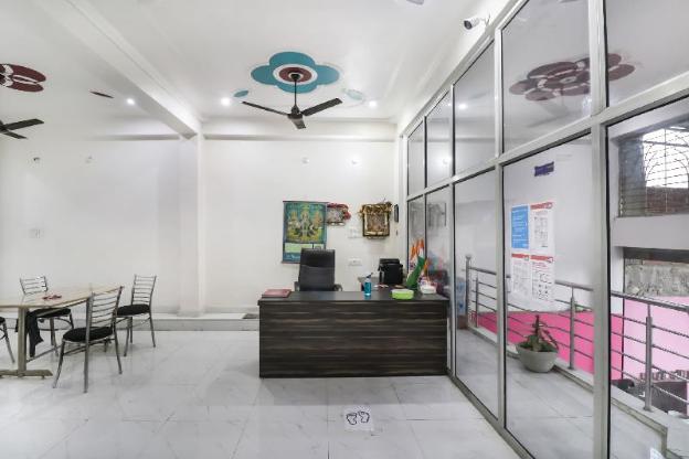 spot on 78880 rajdhani hotel