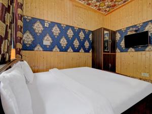 Oyo 79269 Hotel Nissar,1, Rainawari, Srinagar, Srinagar (South), Srinagar District, Jammu And Kashmir, 190003, India, Srinagar,3 star