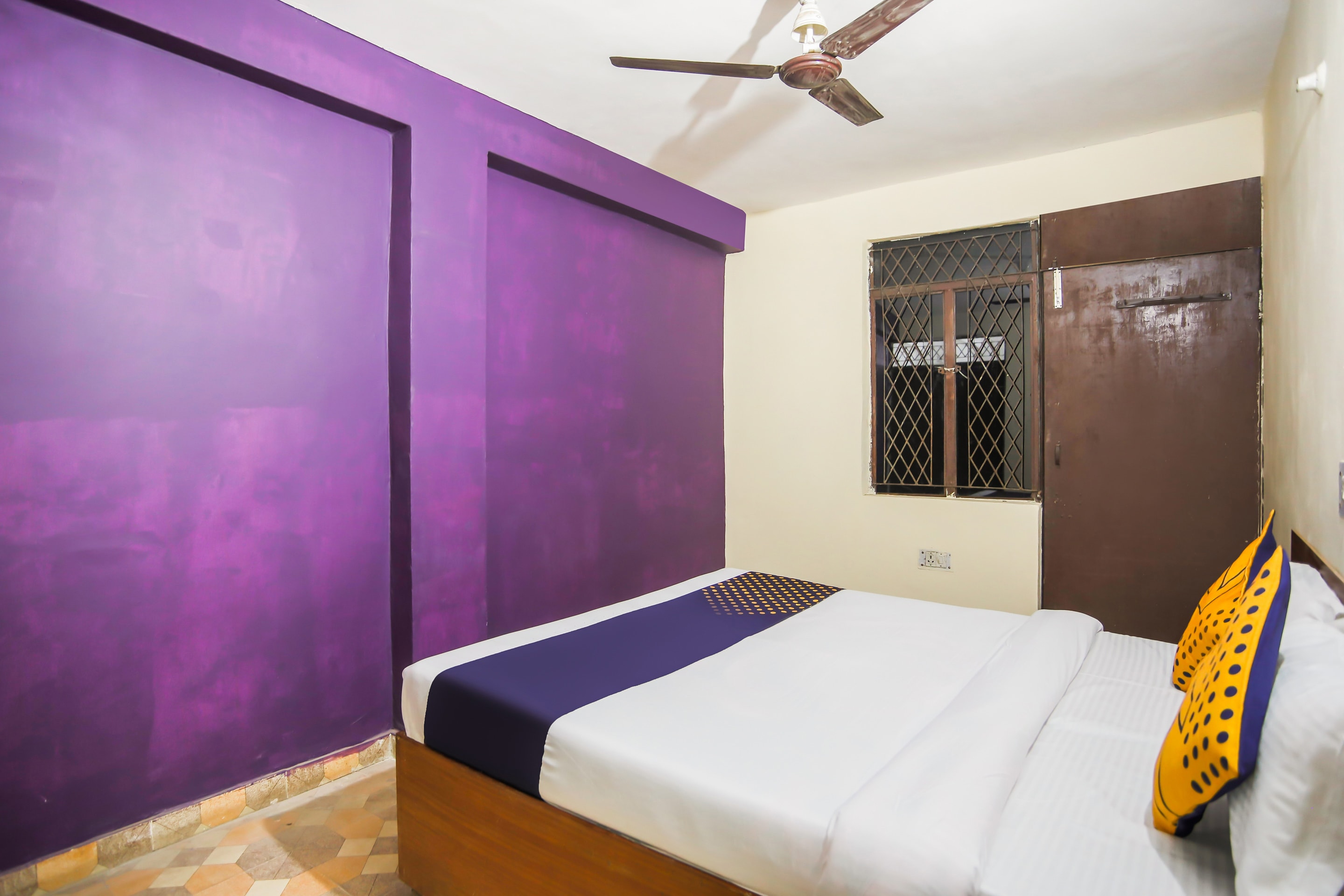 spot on hotel harrys 1 near select citywalk mall