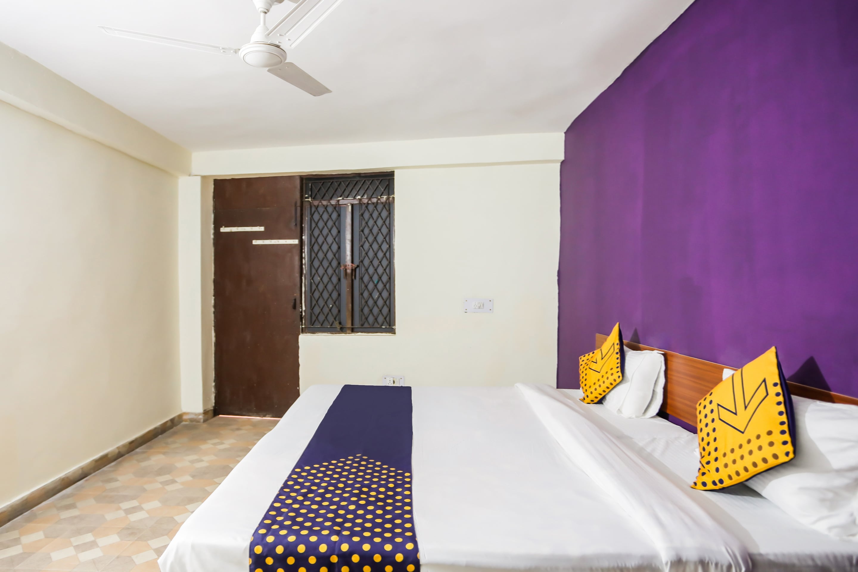 spot on hotel harrys 1 near select citywalk mall