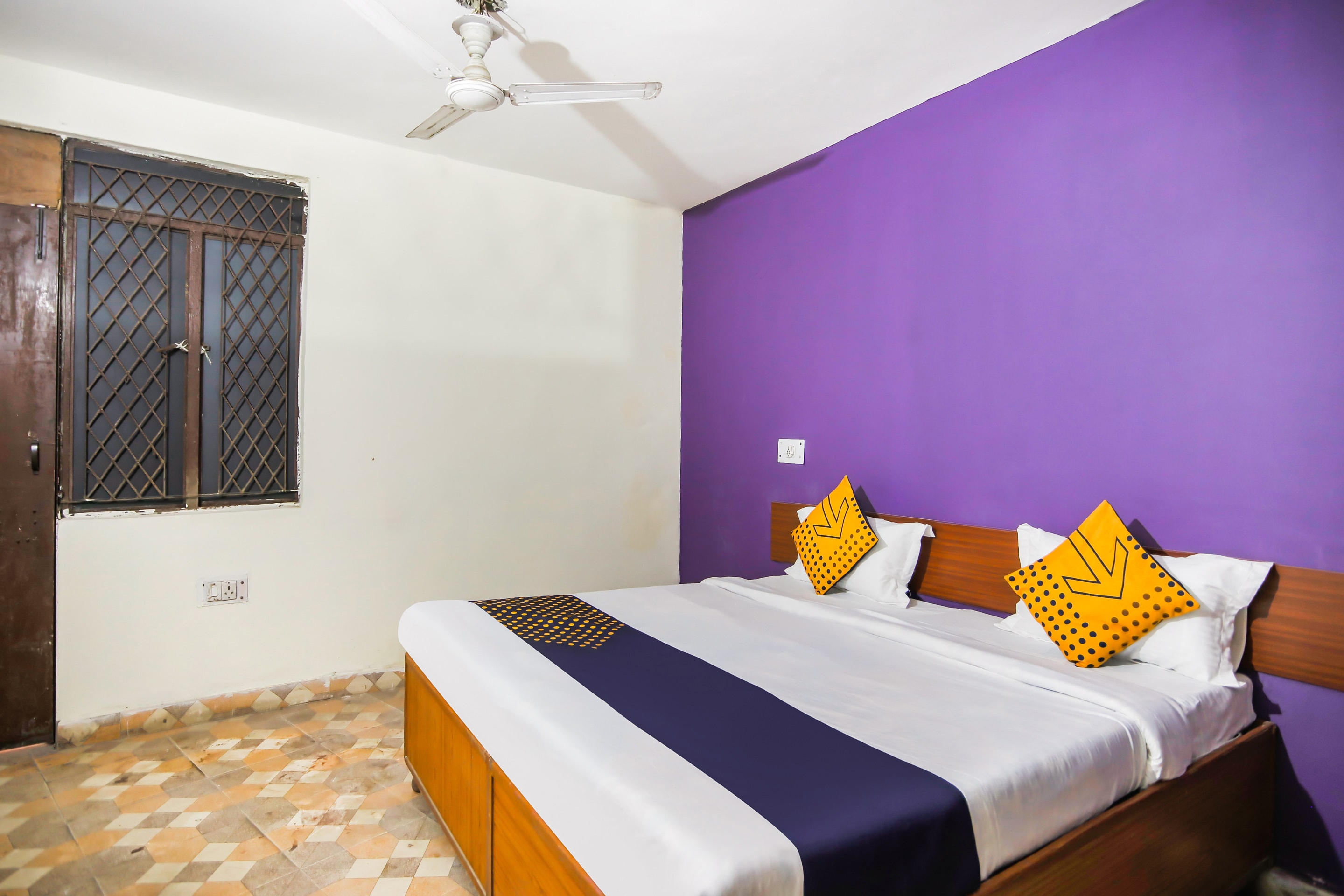 spot on hotel harrys 1 near select citywalk mall