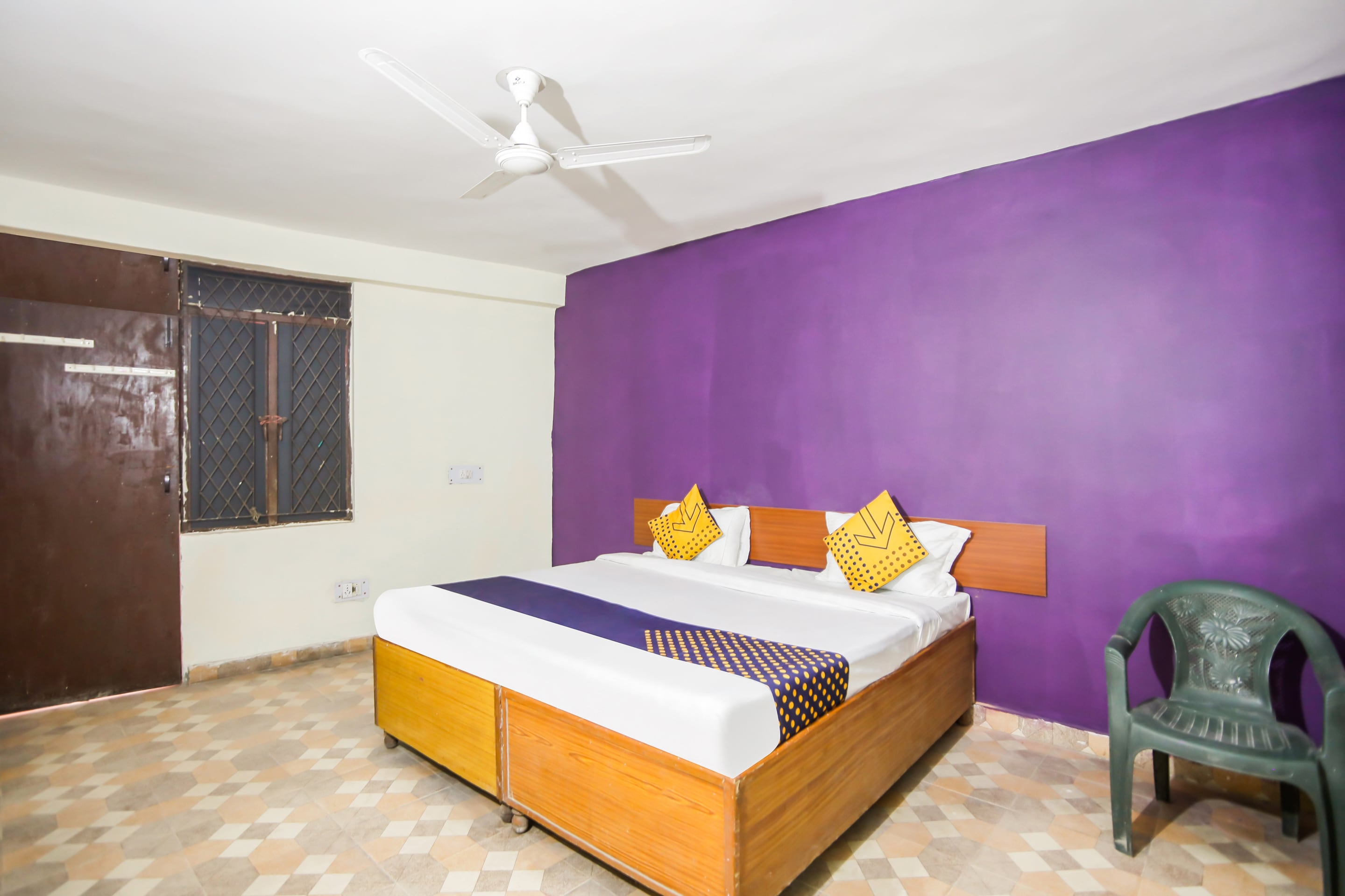 spot on hotel harrys 1 near select citywalk mall