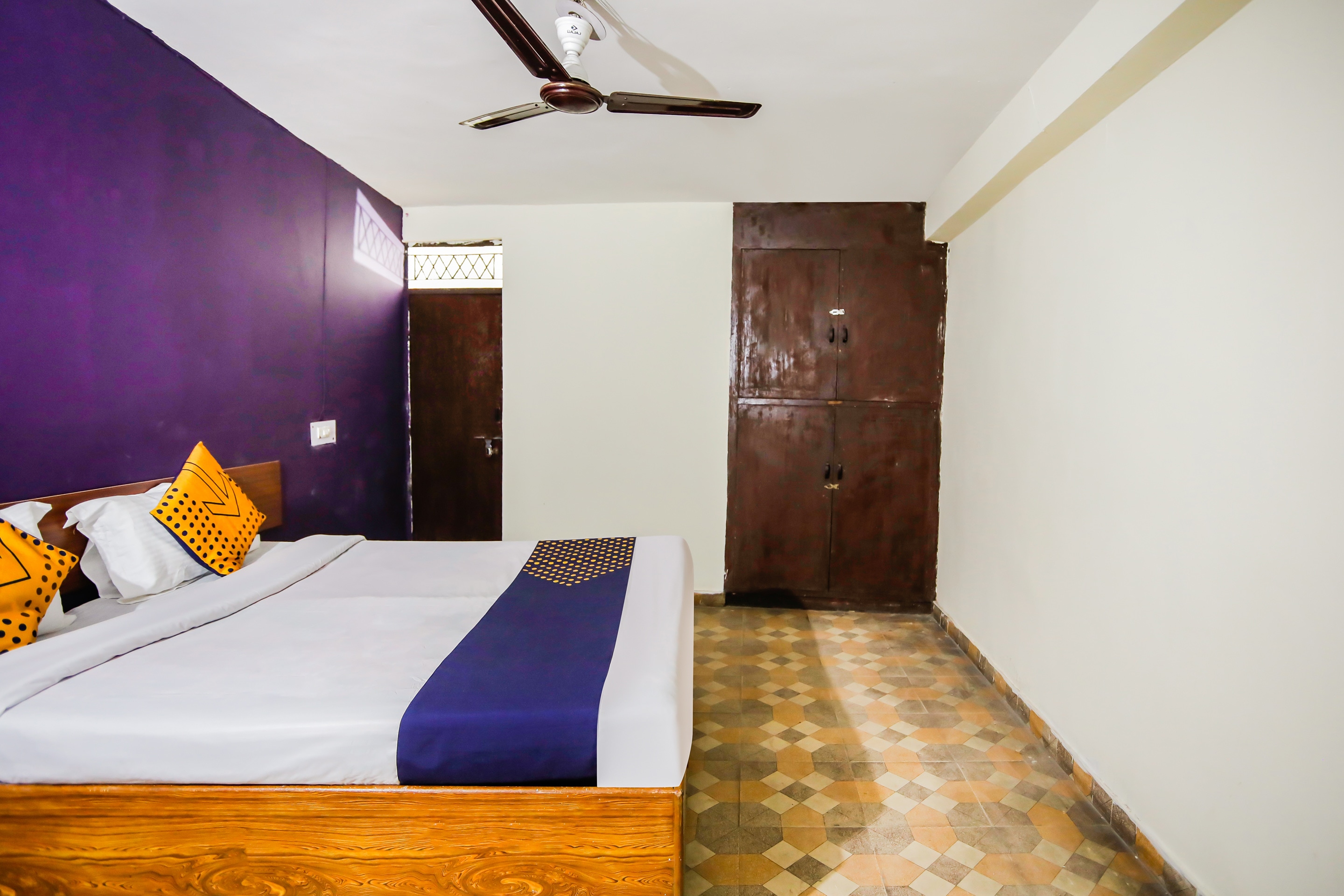 spot on hotel harrys 1 near select citywalk mall