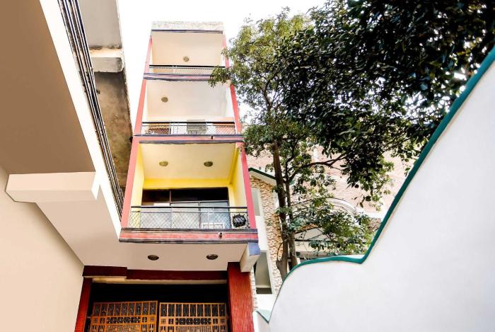 spot on hotel harrys 1 near select citywalk mall