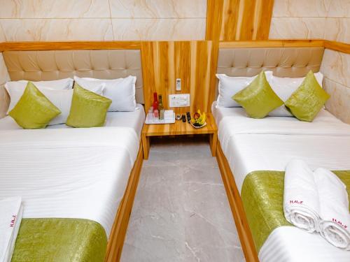 Hotel Al Fatah,South Mumbai>>Mumbai,2 star