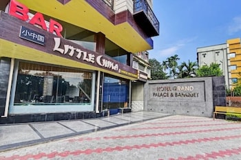 hotel grand palace and banquet