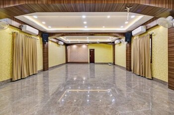 hotel grand palace and banquet