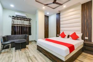 oyo 75217 hotel navya grand
