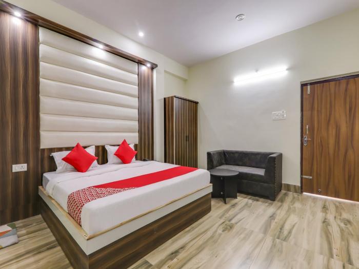 oyo 75217 hotel navya grand