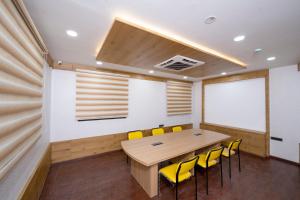 super townhouse indiranagar