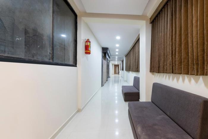 oyo 49524 hotel bhavya