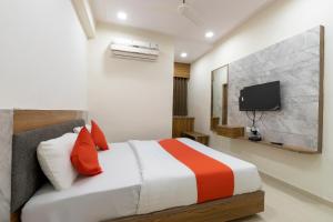 Oyo 49524 Hotel Bhavya,Maninagar>>Ahmedabad,3 star