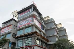 oyo 49524 hotel bhavya