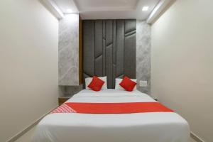 oyo 49524 hotel bhavya
