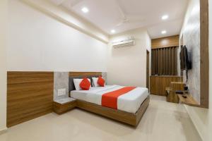 oyo 49524 hotel bhavya