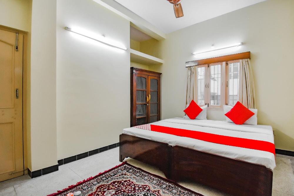 oyo retro residency