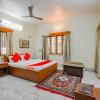 oyo retro residency