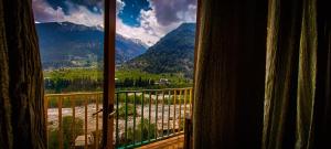 la vaca india manali