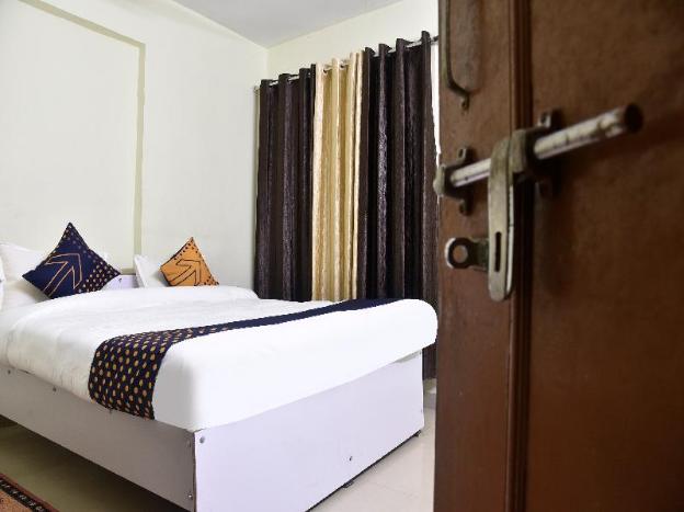 spot on 76453 g star hotel