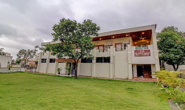 treebo sai samrat resort satara