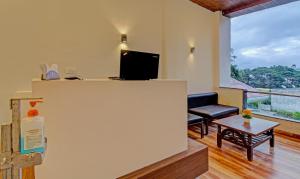 treebo sai samrat resort satara