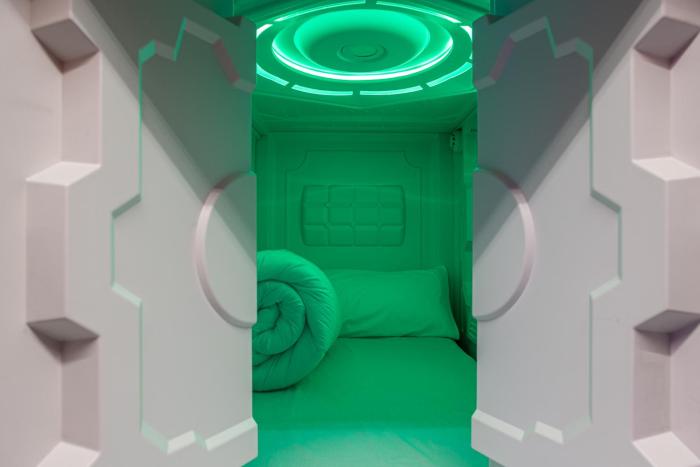 art seven hostel capsules