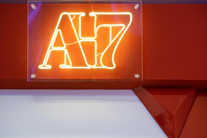 art seven hostel capsules