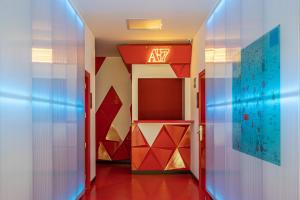 art seven hostel capsules