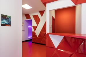 art seven hostel capsules