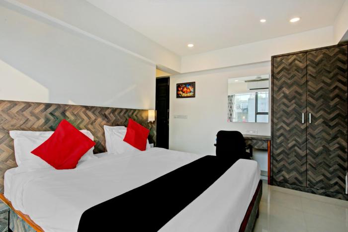 capital o 77851 hotel jr residency
