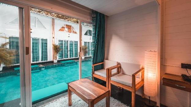 baga hideout premiere