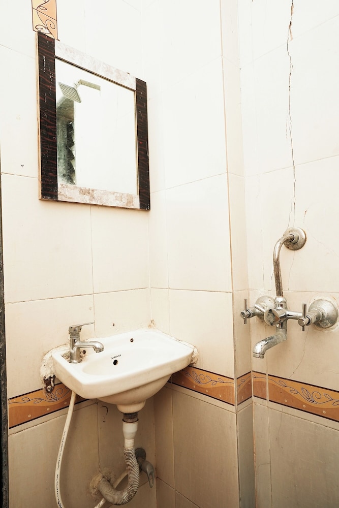 hotel della comfort near ambreshwar shiv mandir ambernath