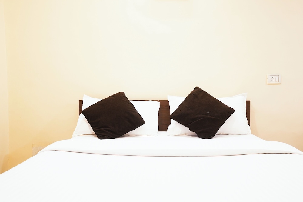 hotel della comfort near ambreshwar shiv mandir ambernath