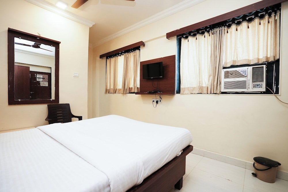 hotel della comfort near ambreshwar shiv mandir ambernath