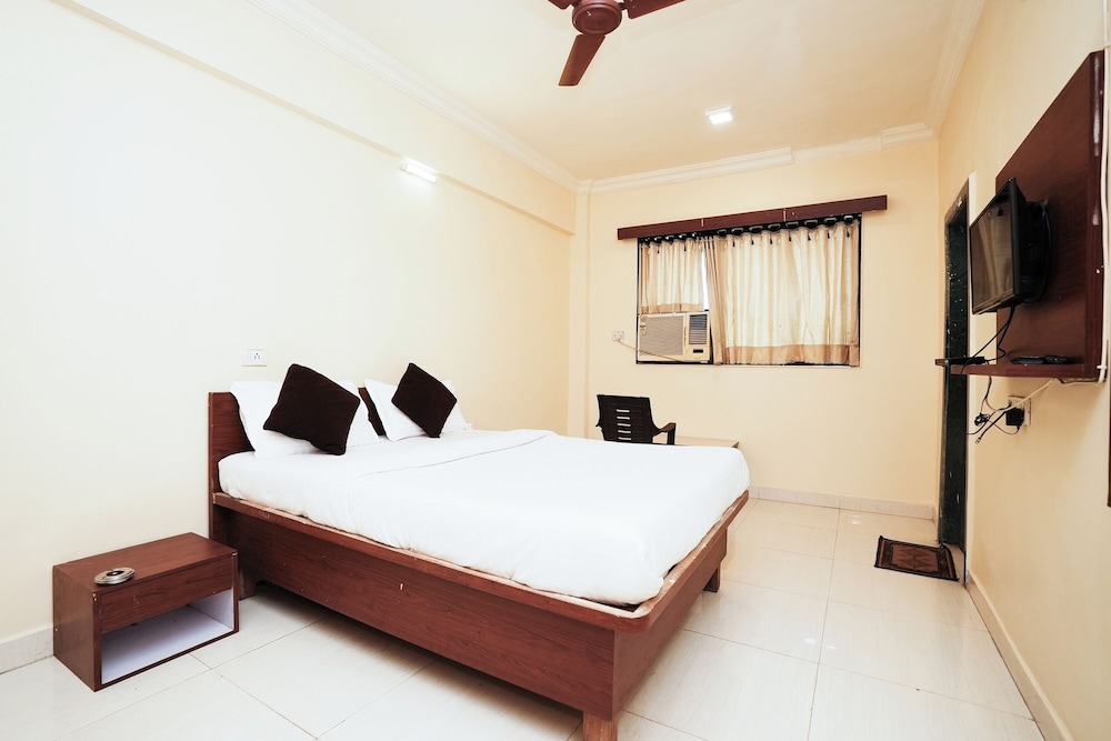 hotel della comfort near ambreshwar shiv mandir ambernath