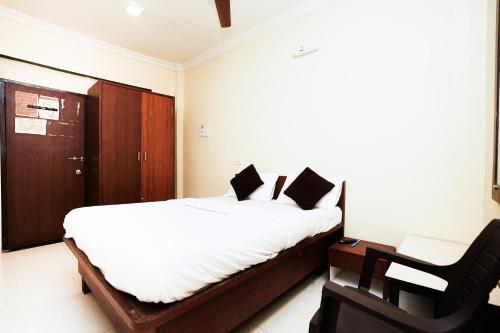 hotel della comfort near ambreshwar shiv mandir ambernath