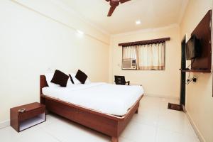 hotel della comfort near ambreshwar shiv mandir ambernath