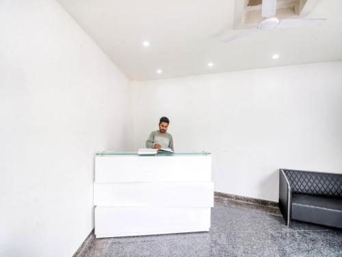 collection o mahavir enclave near dashrath puri metro station