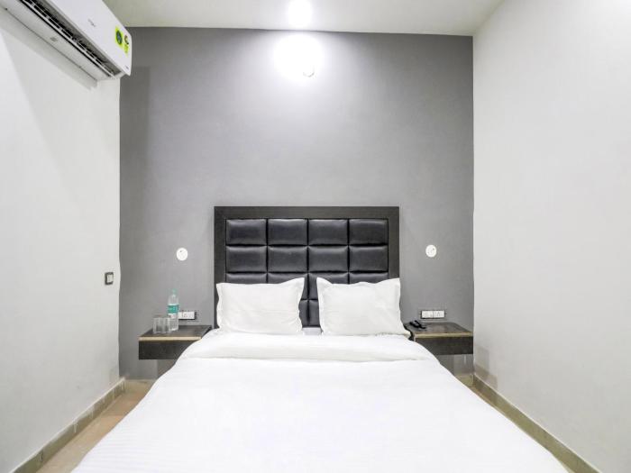collection o mahavir enclave near dashrath puri metro station