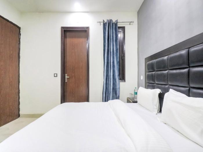 collection o mahavir enclave near dashrath puri metro station