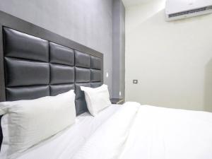 collection o mahavir enclave near dashrath puri metro station