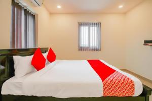 Spot On Pnd Complex,Sy.N0.83>>Hyderabad,3 star