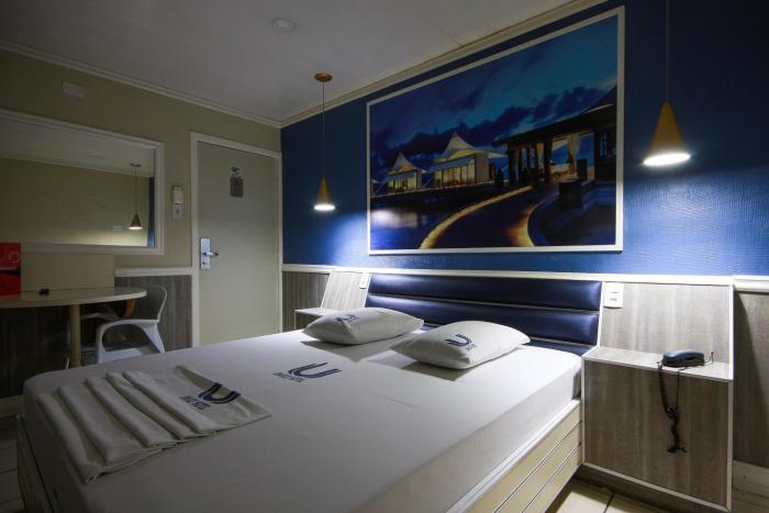 calamares hotel adult only