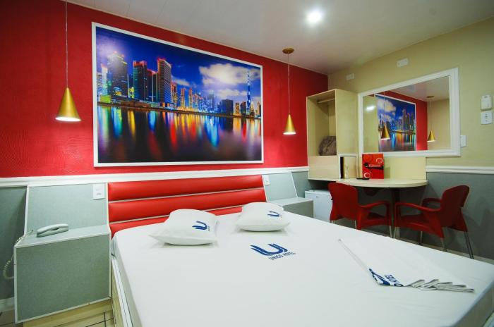 calamares hotel adult only