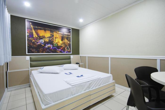 calamares hotel adult only