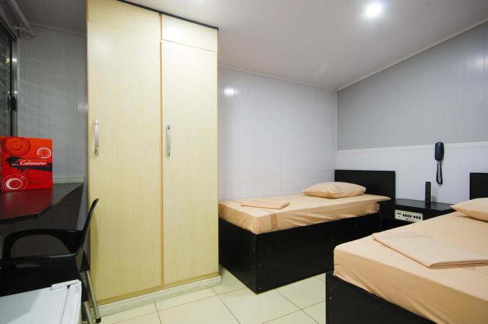 calamares hotel adult only